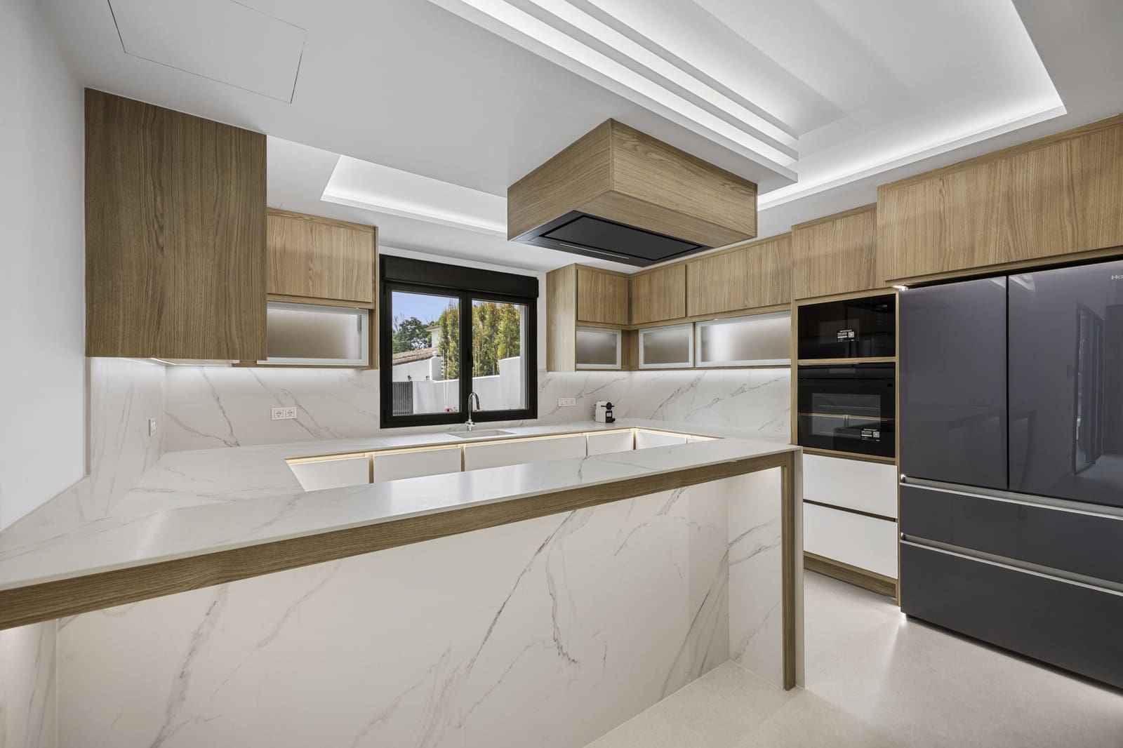 4 sovrum Villa till salu i Guadalmina med pool garage - 2 595 000 € (Ref: 9985322)