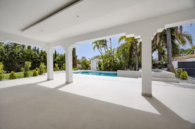 4 soveværelse Villa til salg i Guadalmina Alta, Marbella med swimmingpool garage - € 2.595.000 (Ref: 9985322)