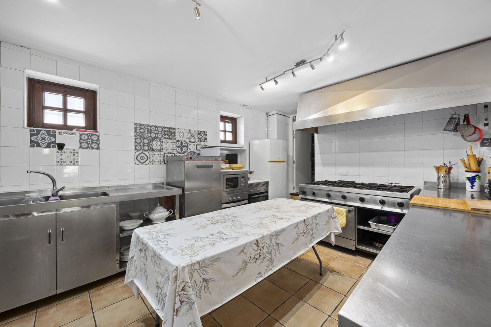 9 slaapkamer Villa te koop in Gaucin met zwembad - € 995.000 (Ref: 9990933)