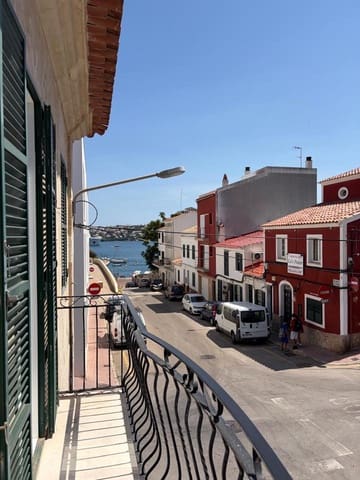7 slaapkamer Villa te koop in Es Castell met garage - € 780.000 (Ref: 9956363)