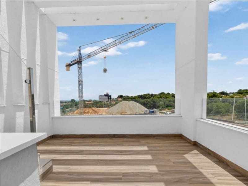 4 slaapkamer Villa te koop in Torrevieja - € 495.000 (Ref: 10005587)