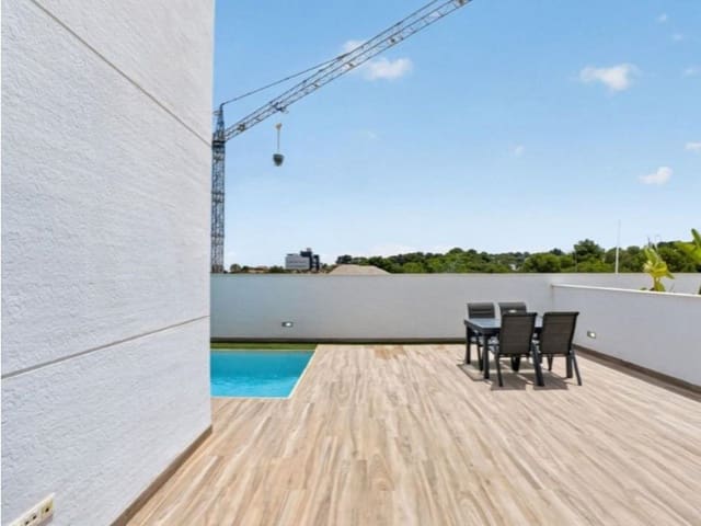 4 slaapkamer Villa te koop in Los Balcones - Los Altos, Torrevieja - € 495.000 (Ref: 10005587)