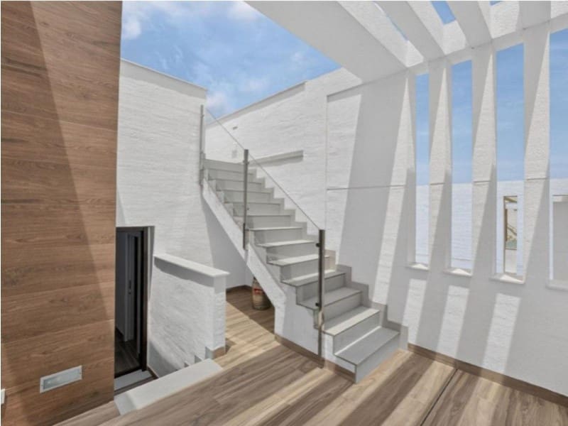 4 slaapkamer Villa te koop in Torrevieja - € 495.000 (Ref: 10005587)