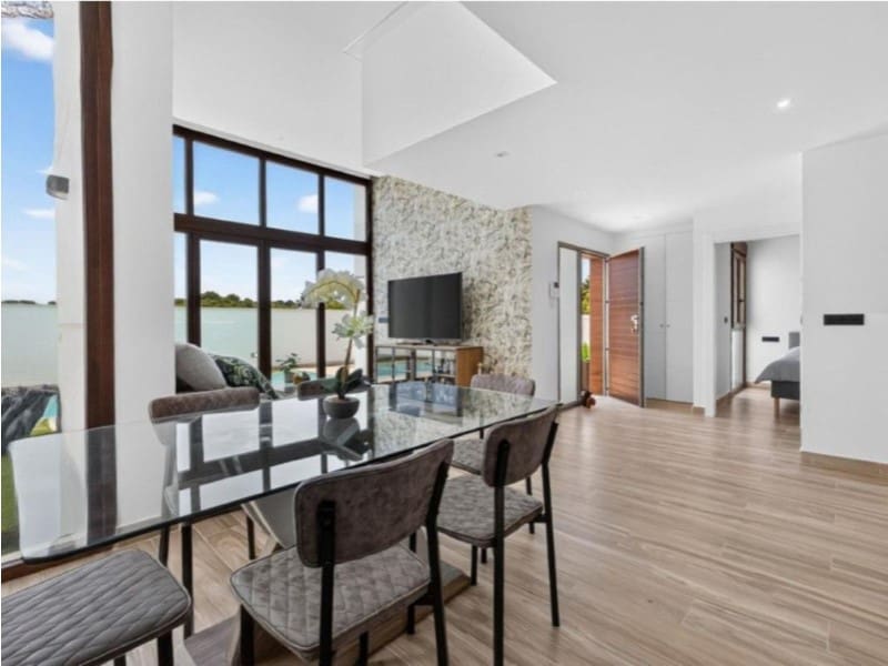 4 slaapkamer Villa te koop in Torrevieja - € 495.000 (Ref: 10005587)