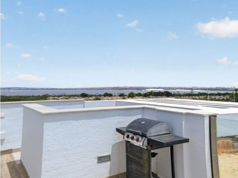 4 slaapkamer Villa te koop in Torrevieja - € 495.000 (Ref: 10005587)
