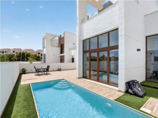 4 slaapkamer Villa te koop in Los Balcones - Los Altos, Torrevieja - € 495.000 (Ref: 10005587)