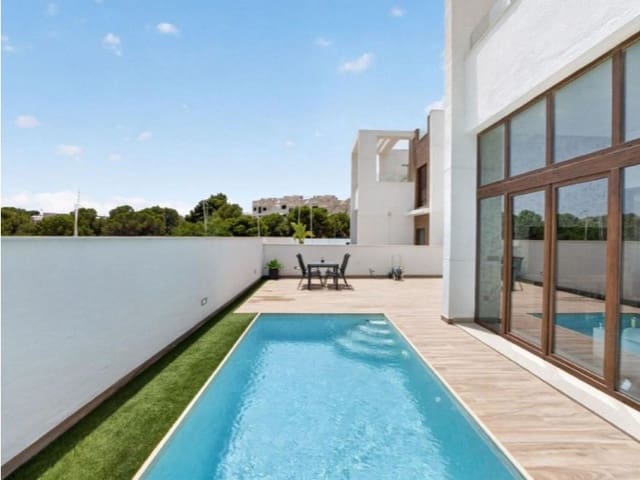4 slaapkamer Villa te koop in Los Balcones - Los Altos, Torrevieja - € 495.000 (Ref: 10005587)