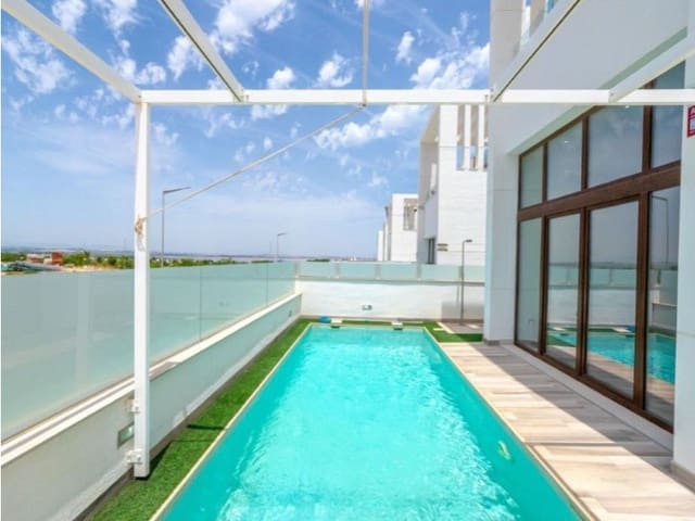 4 soveværelse Villa til salg i Los Balcones - Los Altos, Torrevieja - € 515.000 (Ref: 10005588)