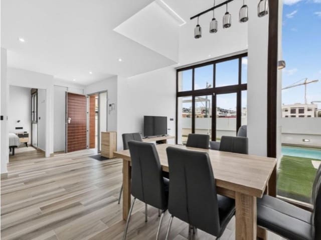 4 soveværelse Villa til salg i Los Balcones - Los Altos, Torrevieja - € 515.000 (Ref: 10005588)