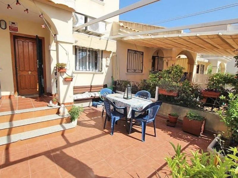 2 bedroom Villa for sale in Guardamar del Segura with pool - € 171,000 (Ref: 10005589)