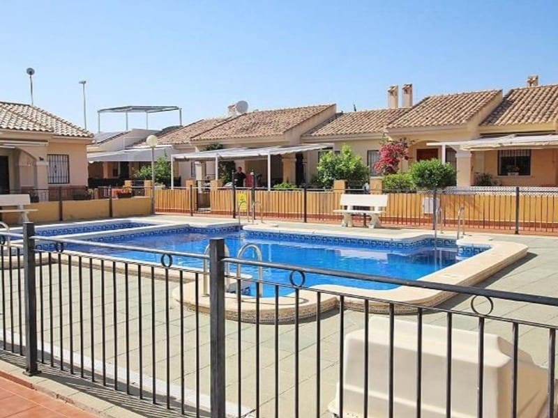 2 bedroom Villa for sale in Guardamar del Segura with pool - € 171,000 (Ref: 10005589)
