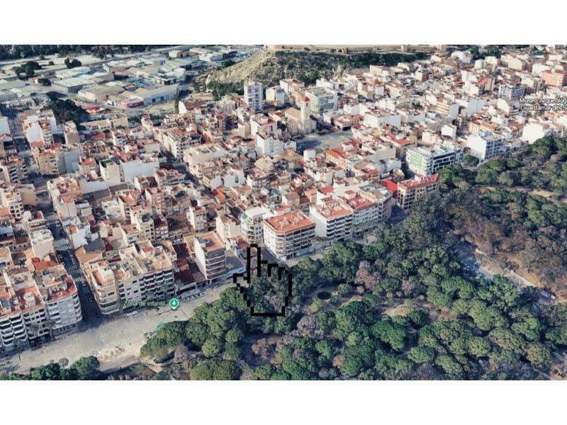 Business for sale in Guardamar del Segura with pool - € 299,500 (Ref: 10006673)
