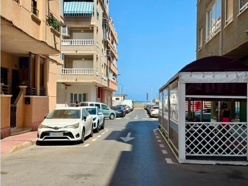2 sovrum Lägenhet till salu i Torrevieja - 159 900 € (Ref: 10011428)