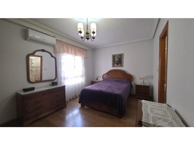 3 bedroom Apartment for sale in Torrevieja - € 240,000 (Ref: 10011429)