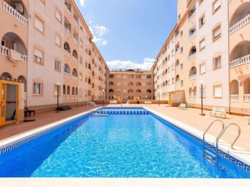 1 soveværelse Lejlighed til salg i Torrevieja med swimmingpool - € 149.000 (Ref: 10011431)