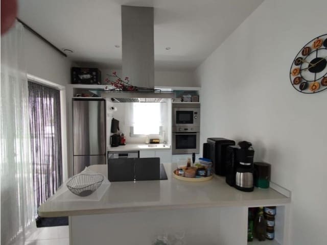 2 soveværelse Lejlighed til salg i Villamartin, Orihuela med swimmingpool - € 280.000 (Ref: 10011432)