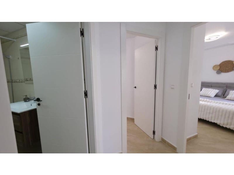 3 slaapkamer Appartement te koop in Torrevieja - € 189.900 (Ref: 10019189)
