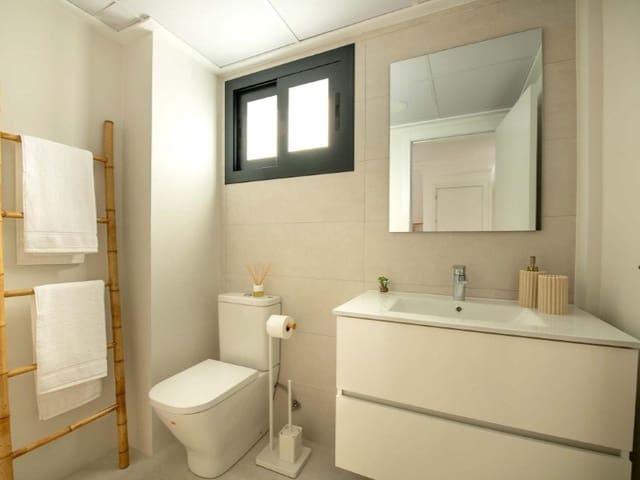 3 quarto Moradia Geminada para venda em Cox com piscina - 255 000 € (Ref: 10025606)