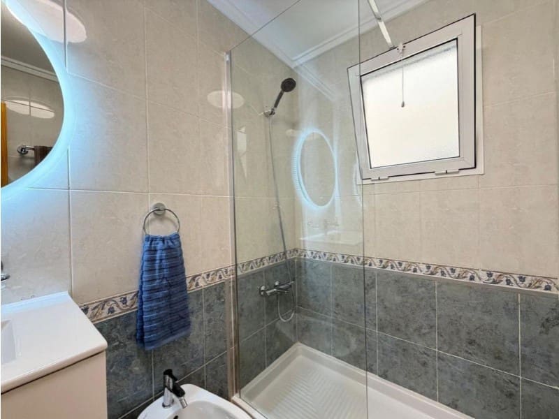 2 sovrum Lägenhet till salu i Torrevieja - 144 900 € (Ref: 10027240)