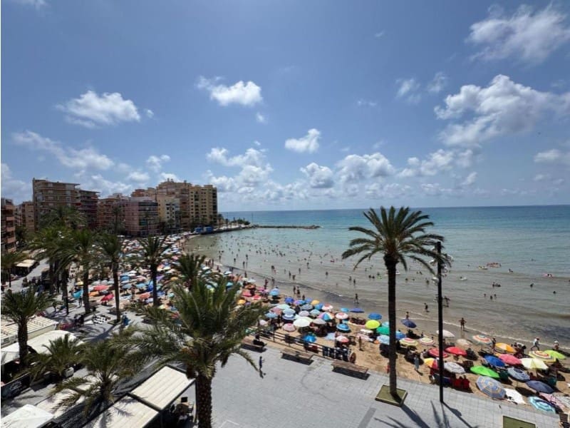 3 soveværelse Lejlighed til salg i Torrevieja - € 420.000 (Ref: 10028114)