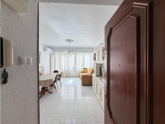 Apartamento de 3 habitaciones en Centro - Muelle Pesquero, Torrevieja en venta - 175.000 € (Ref: 10028120)