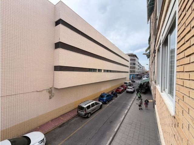 Apartamento de 3 habitaciones en Centro - Muelle Pesquero, Torrevieja en venta - 175.000 € (Ref: 10028120)