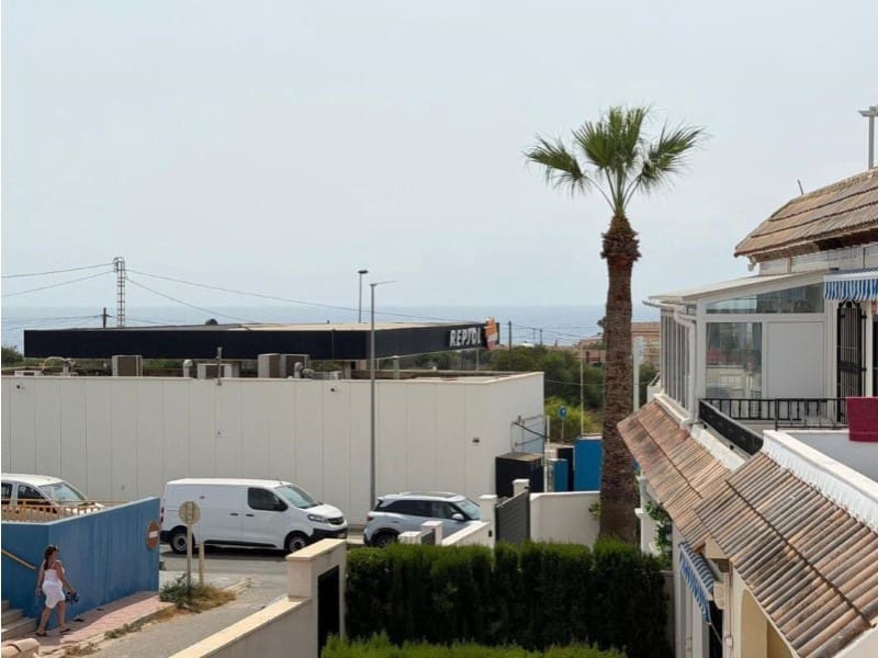 2 bedroom Villa for sale in Torrevieja - € 165,000 (Ref: 10028124)