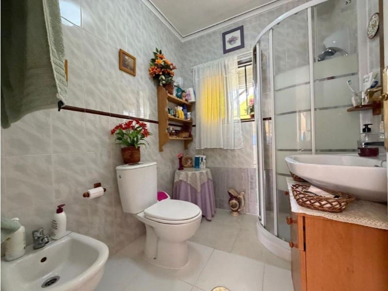 2 bedroom Villa for sale in Torrevieja - € 165,000 (Ref: 10028124)