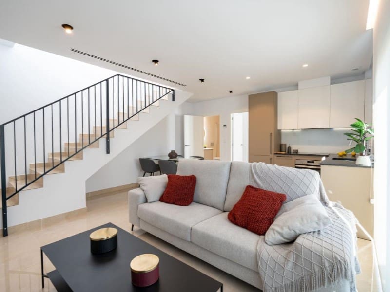 3 soveværelse Semi-Rækkehus til salg i La Marina med swimmingpool - € 459.000 (Ref: 10028126)