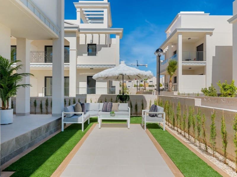 2 bedroom Apartment for sale in Rojales with pool - € 310,000 (Ref: 10028128)