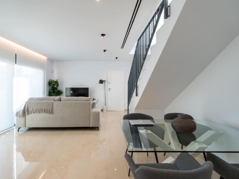 3 quarto Moradia para venda em La Marina com piscina - 595 000 € (Ref: 10028129)