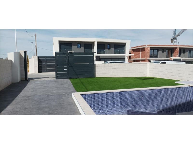 3 slaapkamer Halfvrijstaande villa te koop in Gran Alacant met zwembad - € 448.000 (Ref: 10038334)