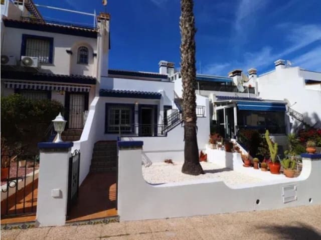 2 soveværelse Semi-Rækkehus til salg i Orihuela ciudad, Orihuela med swimmingpool - € 215.000 (Ref: 10041011)