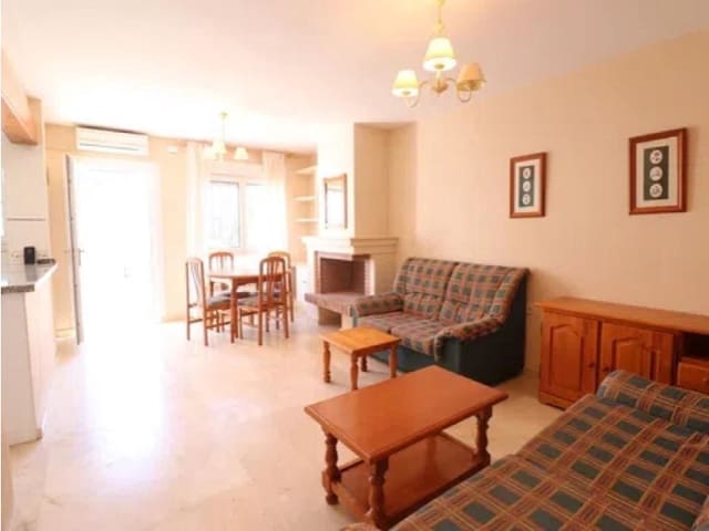2 soveværelse Semi-Rækkehus til salg i Orihuela ciudad, Orihuela med swimmingpool - € 215.000 (Ref: 10041011)