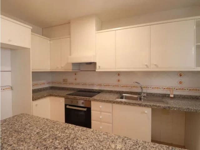 2 soveværelse Semi-Rækkehus til salg i Orihuela ciudad, Orihuela med swimmingpool - € 215.000 (Ref: 10041011)
