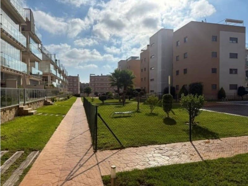 2 slaapkamer Appartement te koop in Torrevieja met zwembad - € 269.000 (Ref: 10042934)