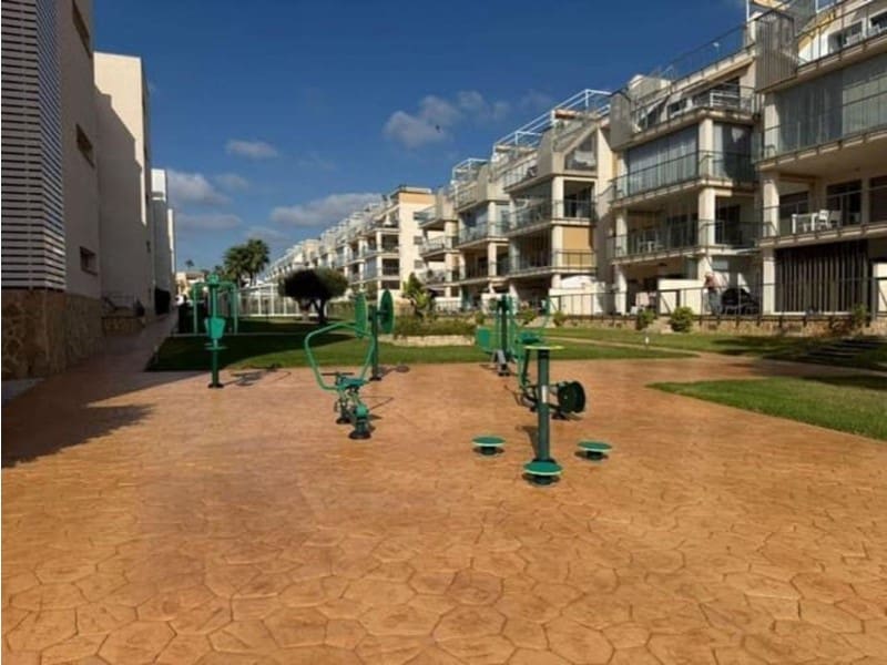 2 slaapkamer Appartement te koop in Torrevieja met zwembad - € 269.000 (Ref: 10042934)