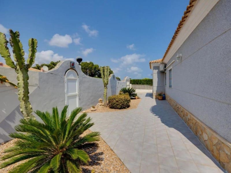 4 chambre Villa/Maison à vendre à La Regia avec piscine garage - 590 000 € (Ref: 10042948)