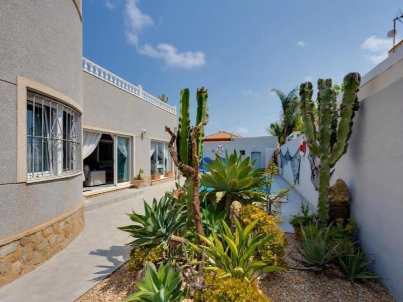 4 chambre Villa/Maison à vendre à La Regia avec piscine garage - 590 000 € (Ref: 10042948)
