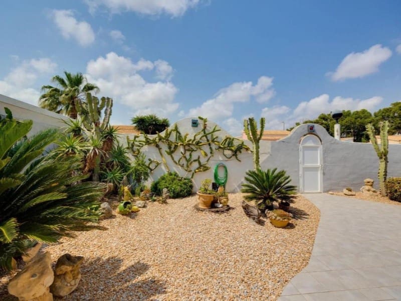 4 chambre Villa/Maison à vendre à La Regia avec piscine garage - 590 000 € (Ref: 10042948)