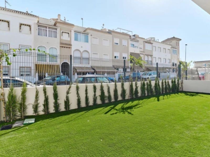 Pareado de 2 habitaciones en La Veleta en venta con piscina - 380.000 € (Ref: 10042955)