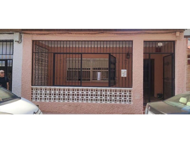 3 bedroom Semi-detached Villa for sale in Torrevieja - € 209,000 (Ref: 10042961)