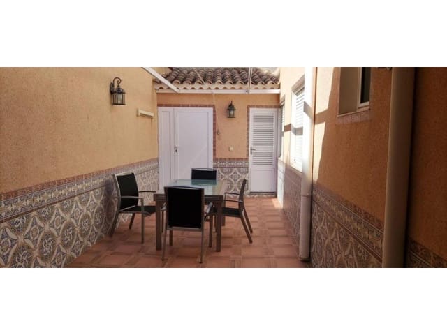 3 bedroom Semi-detached Villa for sale in Centro - Muelle Pesquero, Torrevieja - € 209,000 (Ref: 10042961)
