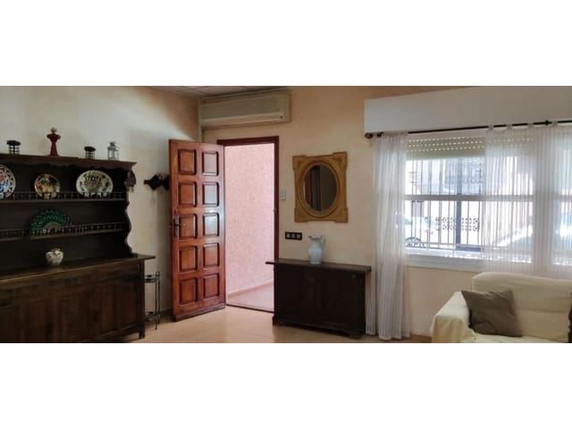 3 bedroom Semi-detached Villa for sale in Centro - Muelle Pesquero, Torrevieja - € 209,000 (Ref: 10042961)