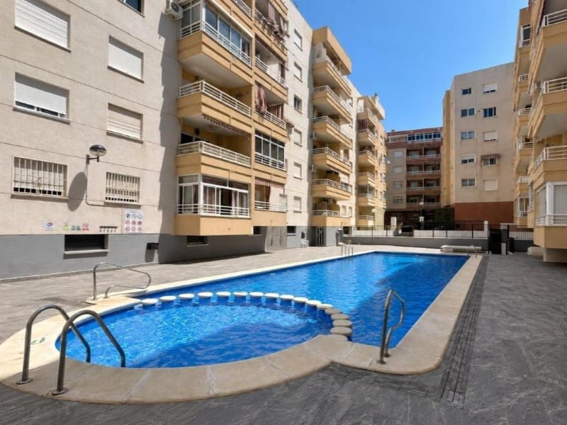 3 sovrum Lägenhet till salu i Torrevieja med pool - 199 900 € (Ref: 10042962)