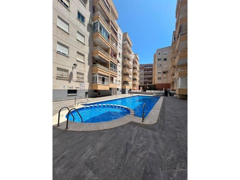 3 sovrum Lägenhet till salu i Torrevieja med pool - 199 900 € (Ref: 10042962)