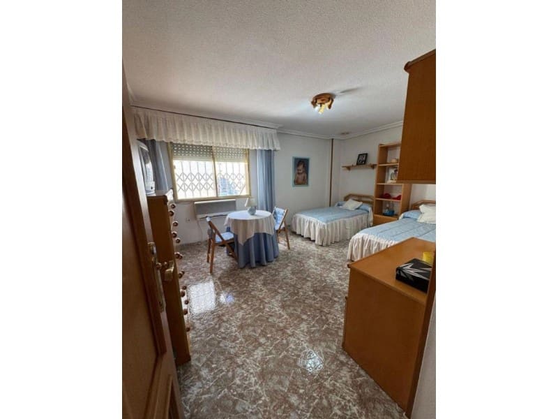 Apartamento de 4 habitaciones en Torrevieja en venta - 309.000 € (Ref: 10042963)