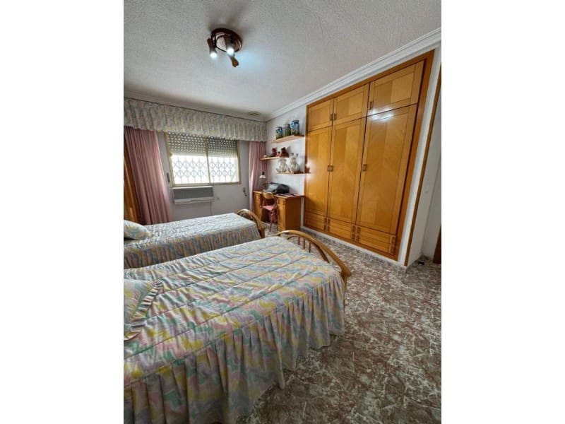 Apartamento de 4 habitaciones en Torrevieja en venta - 309.000 € (Ref: 10042963)