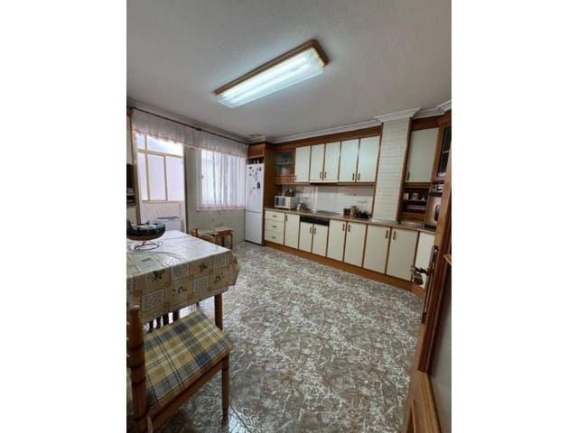 Apartamento de 4 habitaciones en Centro - Muelle Pesquero, Torrevieja en venta - 309.000 € (Ref: 10042963)