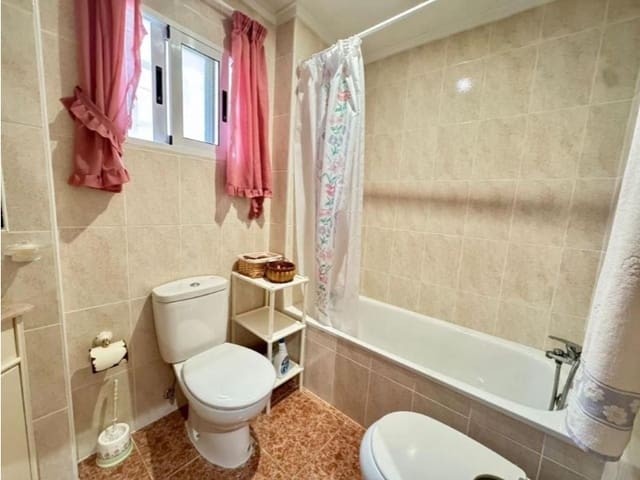 3 slaapkamer Halfvrijstaande villa te koop in Los Balcones - Los Altos, Torrevieja met zwembad - € 330.000 (Ref: 10042964)